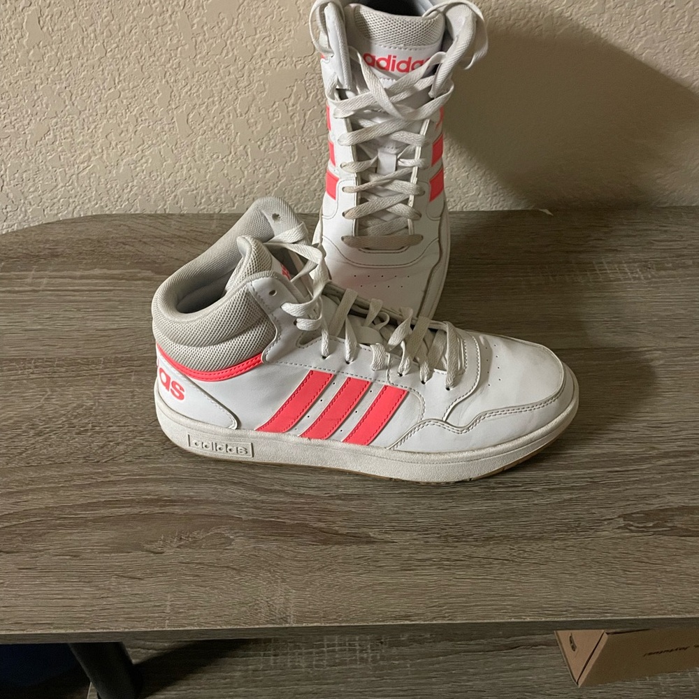 Women’s Adidas sneakers